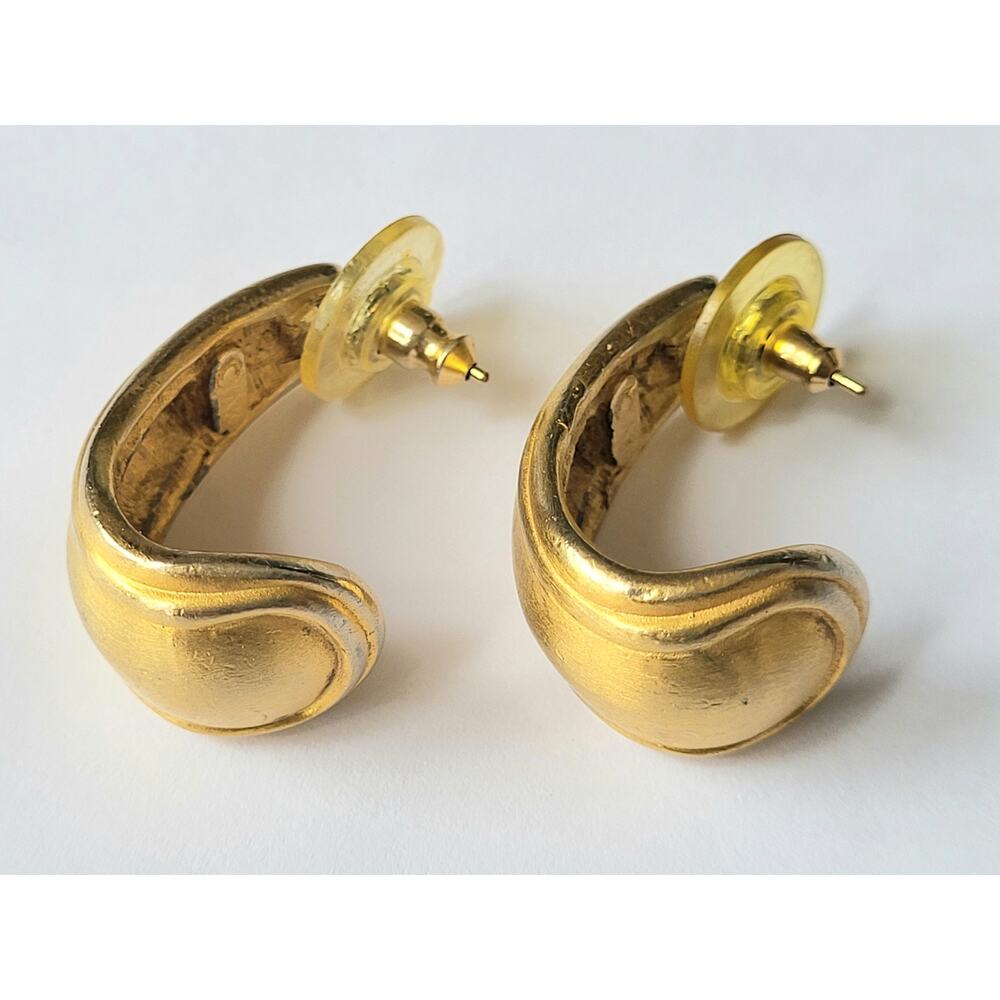 Anne Klein Matte Gold Tone Half Hoop Pierced Earrings Vintage Y2K 90s 80s